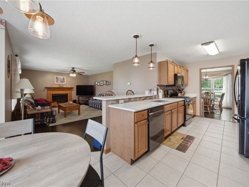 3061 Bucklers Street NW, Uniontown, OH 44685 Photo 4