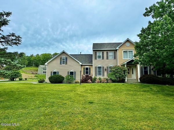 7 Ledgewood Drive, Troy, NY 12180