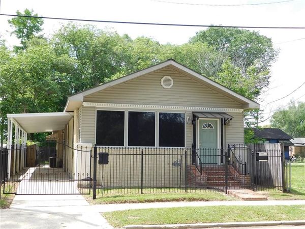 2120 CONVENTION Street , Baton Rouge, LA 70806