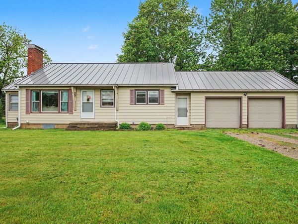 604 E Chicago Road, White Pigeon, MI 49099