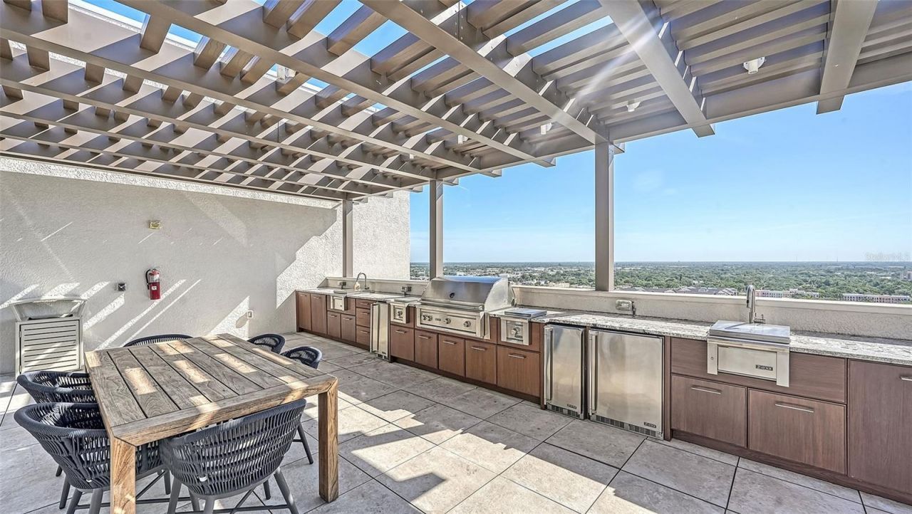 540 N Tamiami Trail, Unit 804, Sarasota, FL 34236 Photo