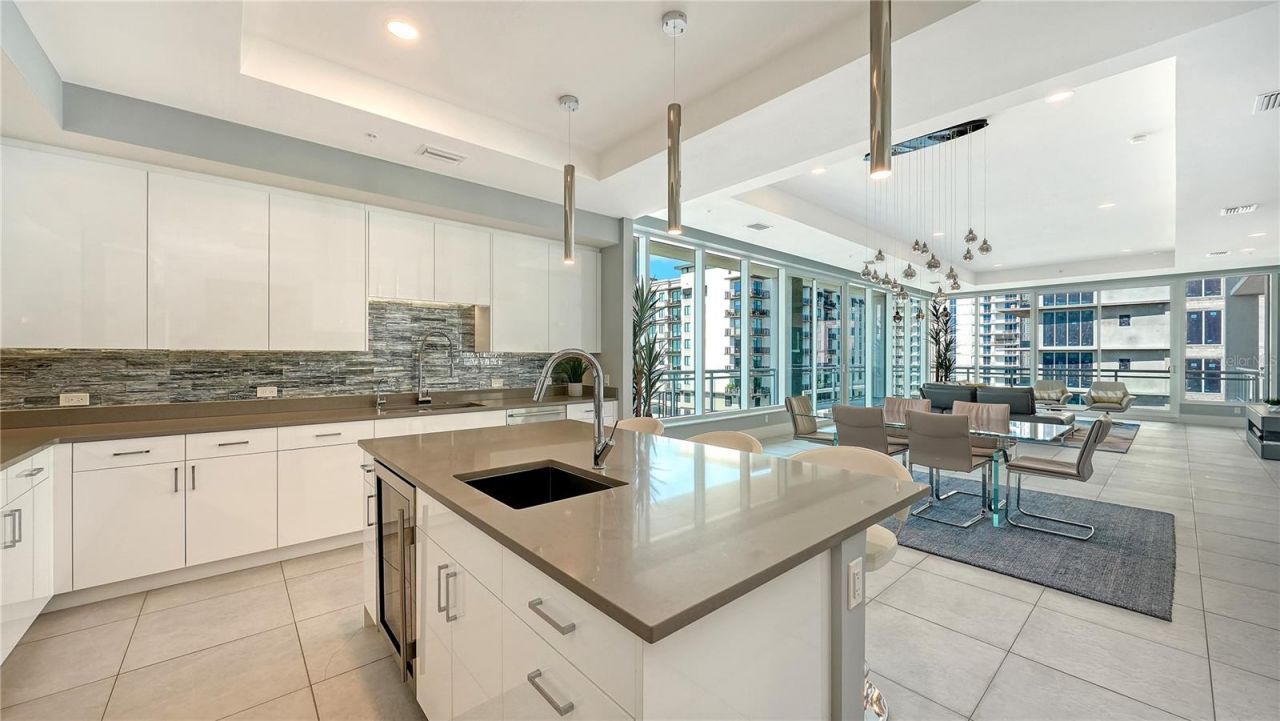 540 N Tamiami Trail, Unit 804, Sarasota, FL 34236 Photo
