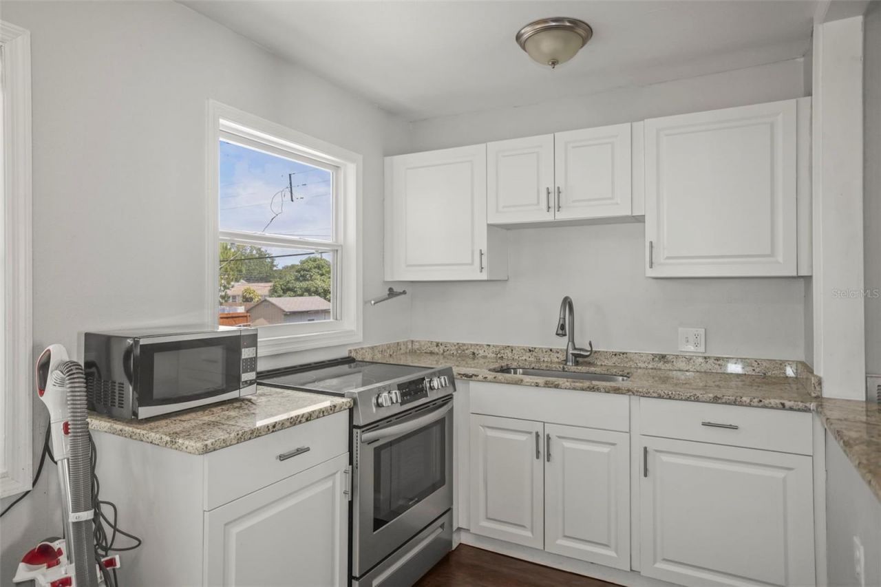 1511 35th Avenue N, Saint Petersburg, FL 33704 Photo