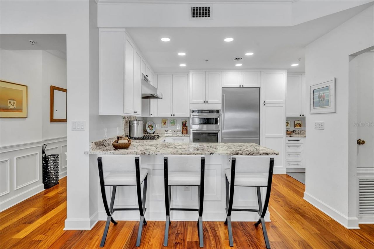 2305 Edgewater Drive, Unit 1602, Orlando, FL 32804 Photo