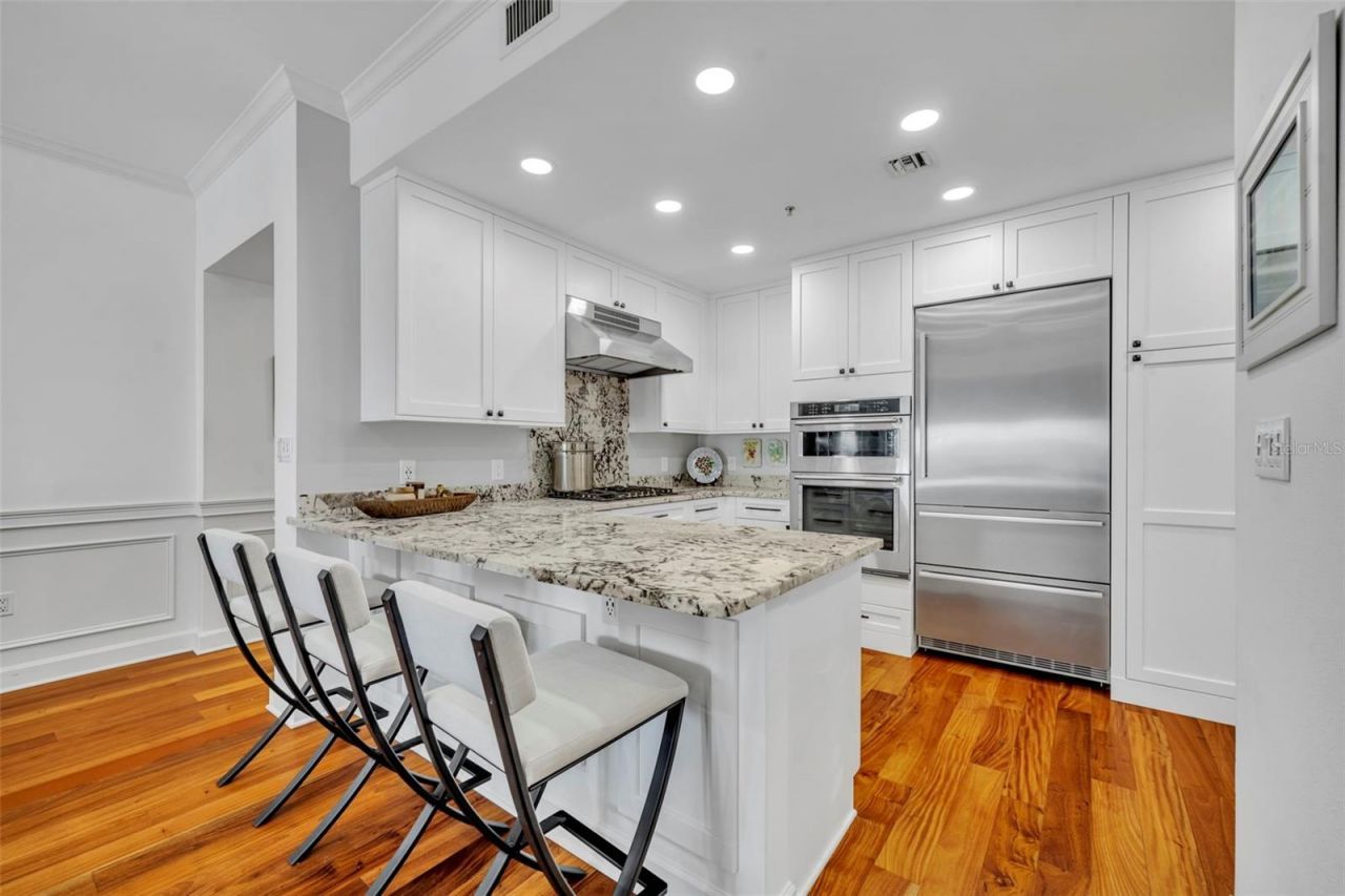 2305 Edgewater Drive, Unit 1602, Orlando, FL 32804 Photo