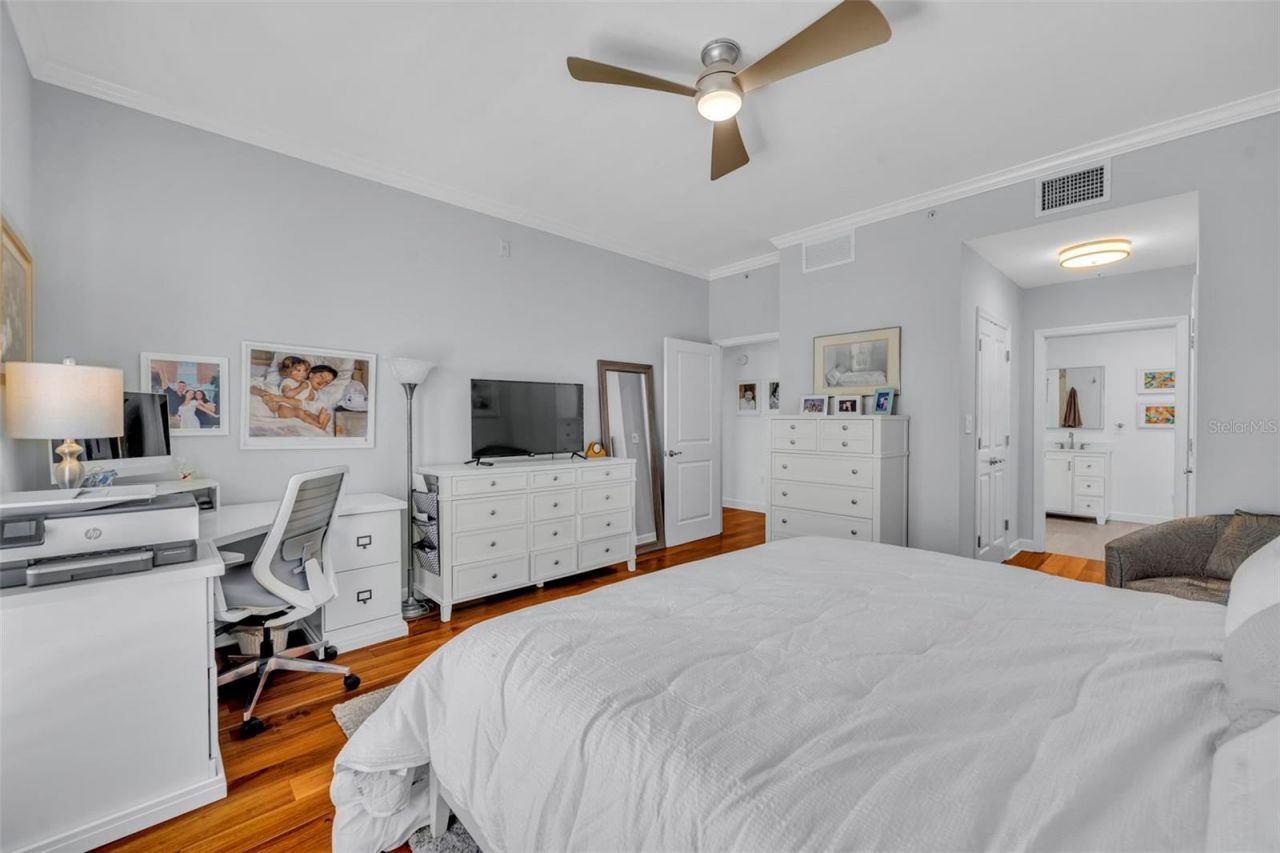 2305 Edgewater Drive, Unit 1602, Orlando, FL 32804 Photo