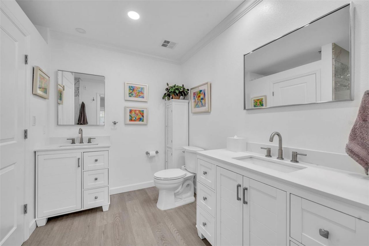 2305 Edgewater Drive, Unit 1602, Orlando, FL 32804 Photo