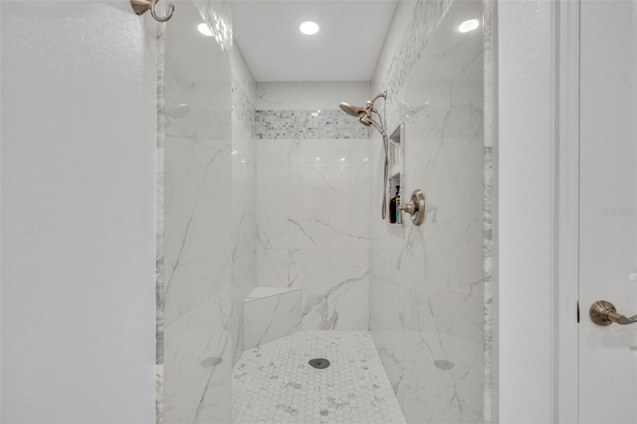 2305 Edgewater Drive, Unit 1602, Orlando, FL 32804 Photo