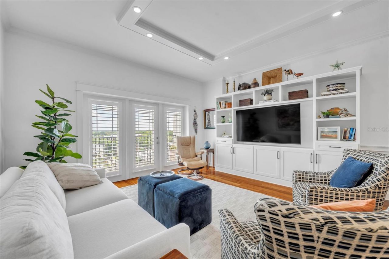 2305 Edgewater Drive, Unit 1602, Orlando, FL 32804 Photo