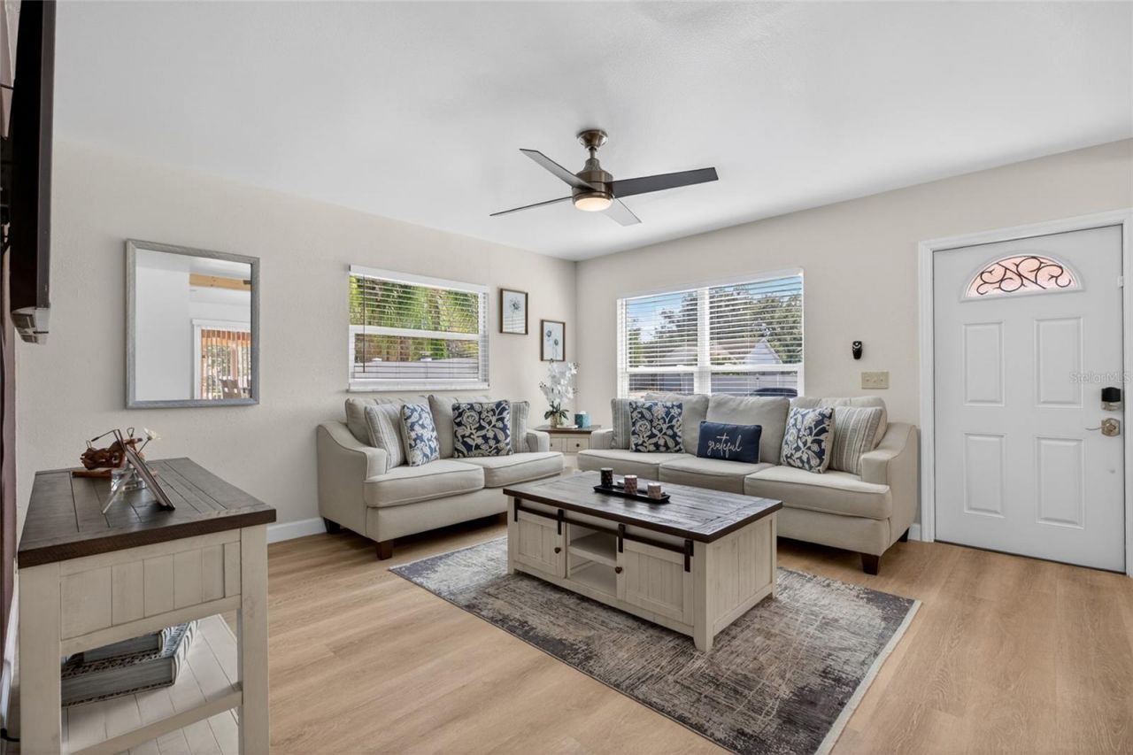 10402 N Pawnee Avenue, Tampa, FL 33617 Photo