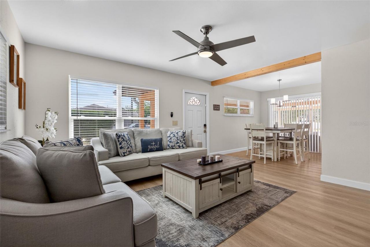 10402 N Pawnee Avenue, Tampa, FL 33617 Photo