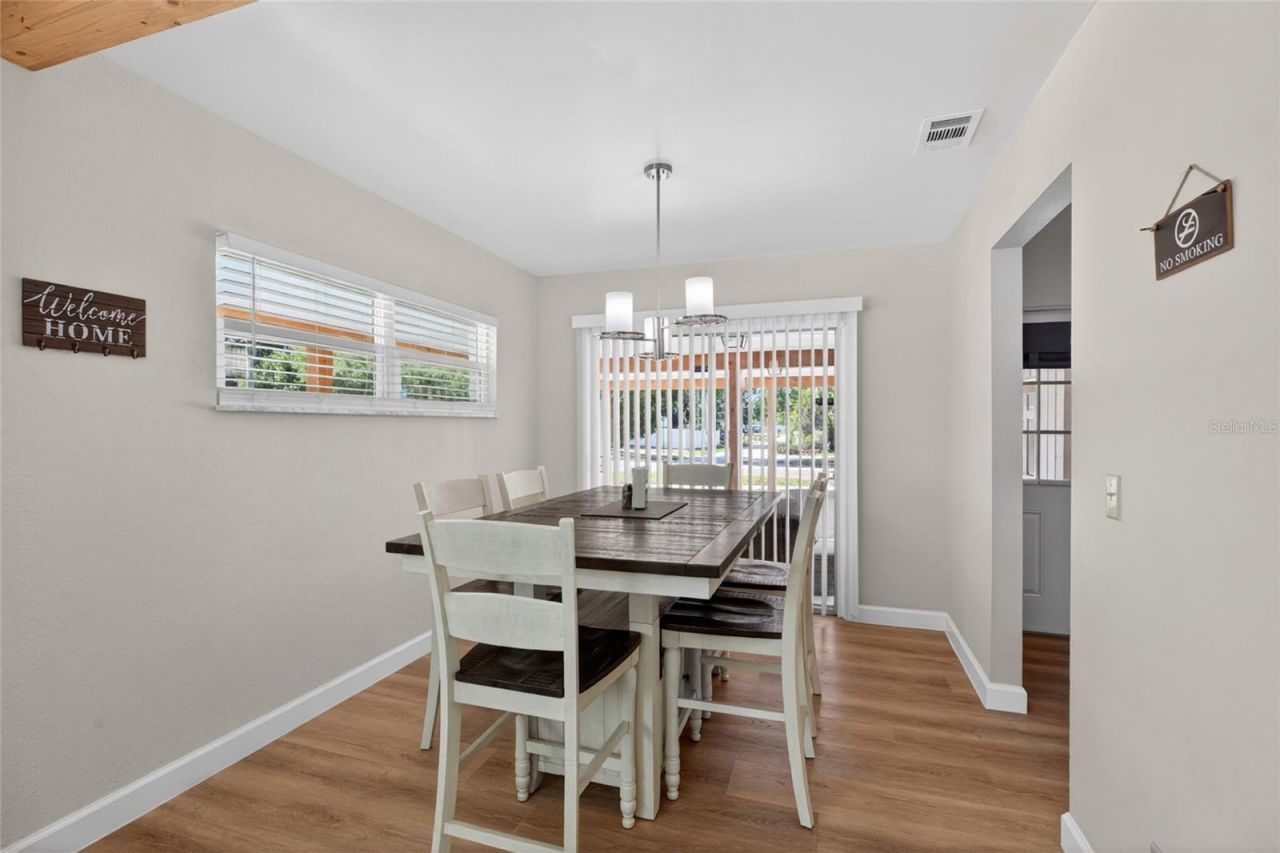 10402 N Pawnee Avenue, Tampa, FL 33617 Photo