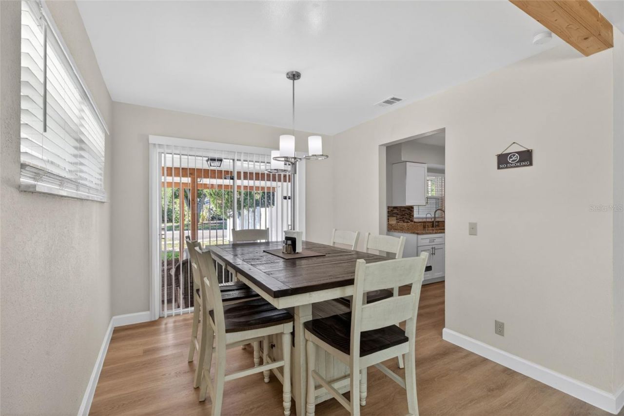10402 N Pawnee Avenue, Tampa, FL 33617 Photo