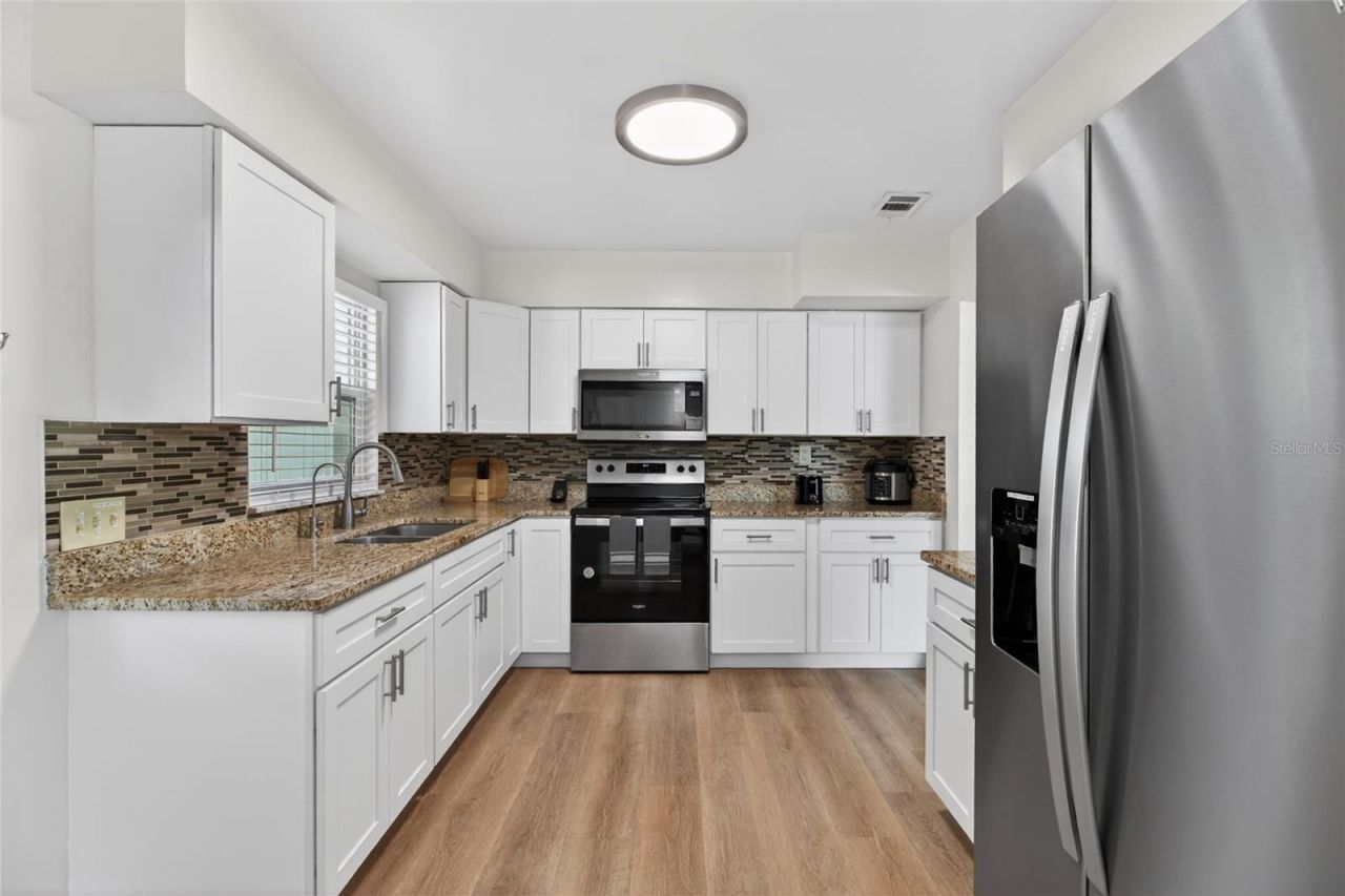 10402 N Pawnee Avenue, Tampa, FL 33617 Photo