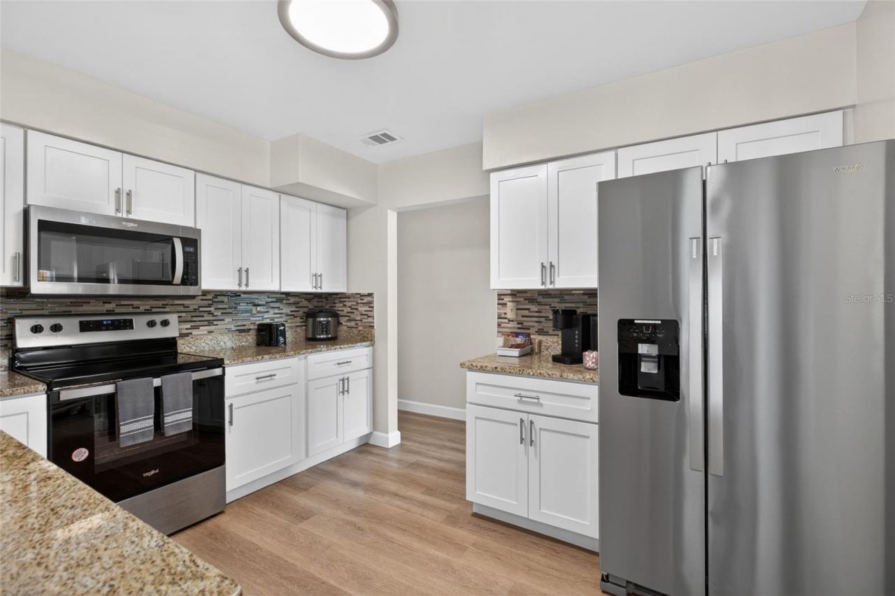 10402 N Pawnee Avenue, Tampa, FL 33617 Photo