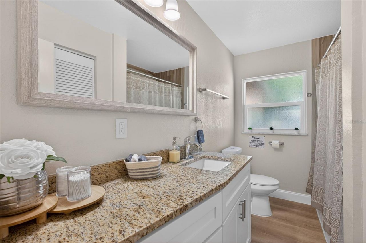 10402 N Pawnee Avenue, Tampa, FL 33617 Photo