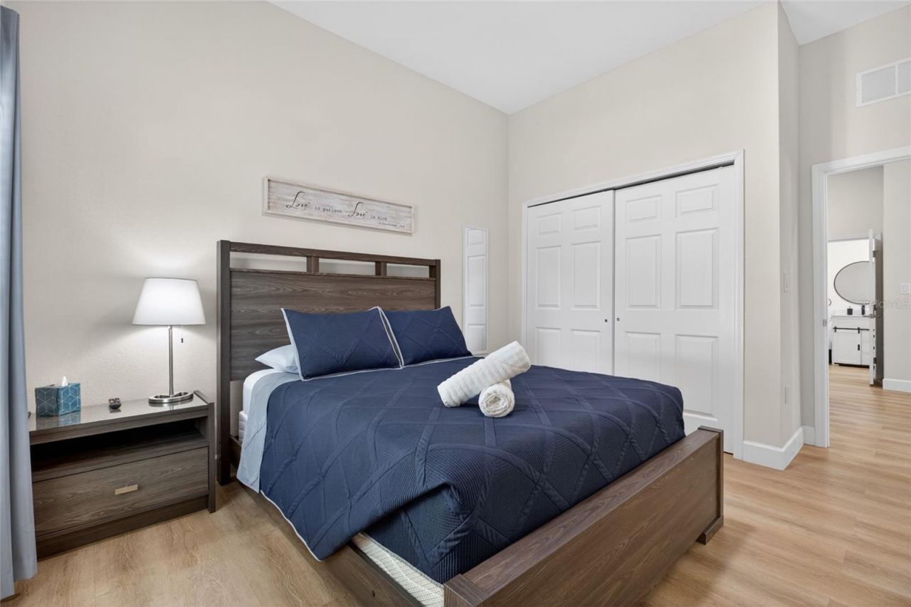 10402 N Pawnee Avenue, Tampa, FL 33617 Photo
