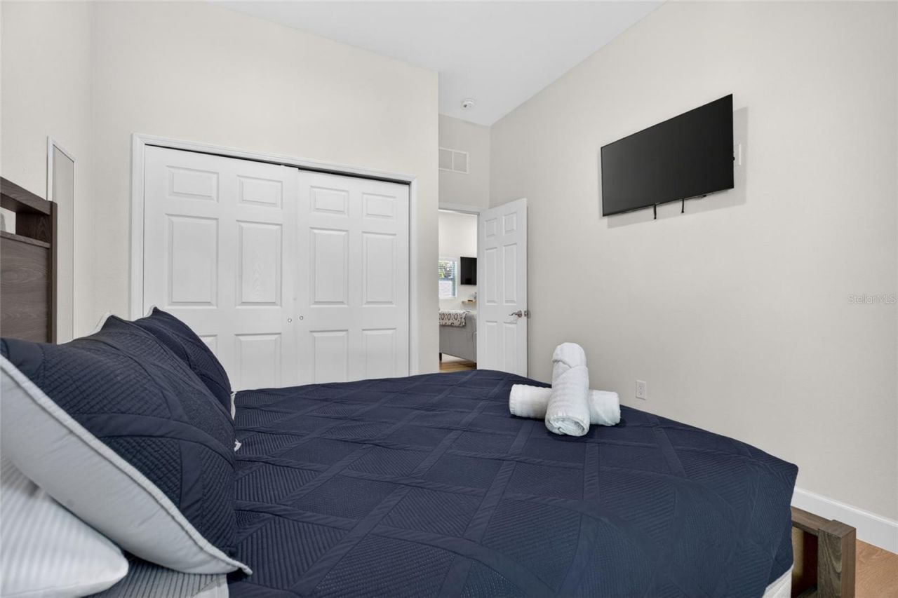 10402 N Pawnee Avenue, Tampa, FL 33617 Photo