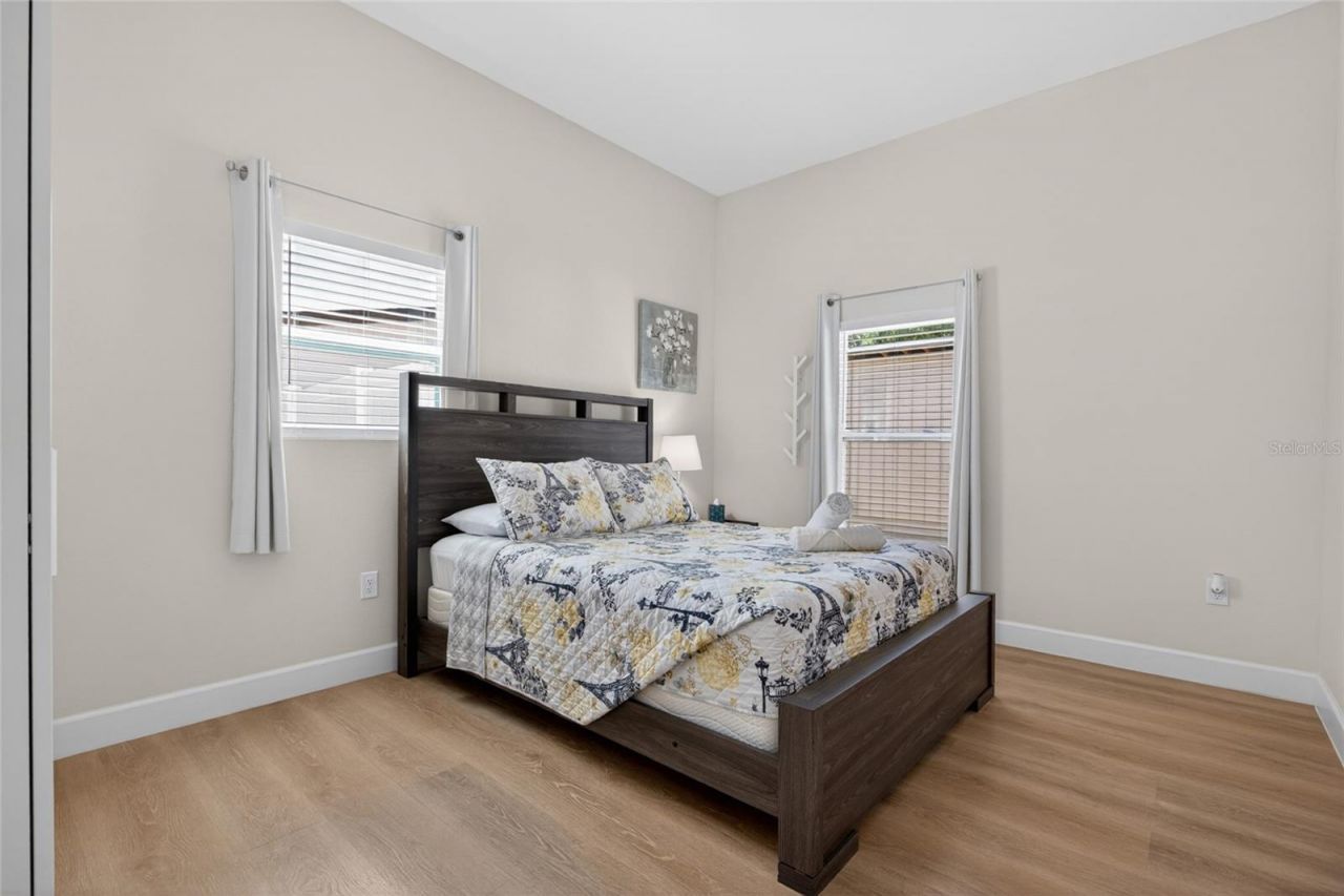 10402 N Pawnee Avenue, Tampa, FL 33617 Photo