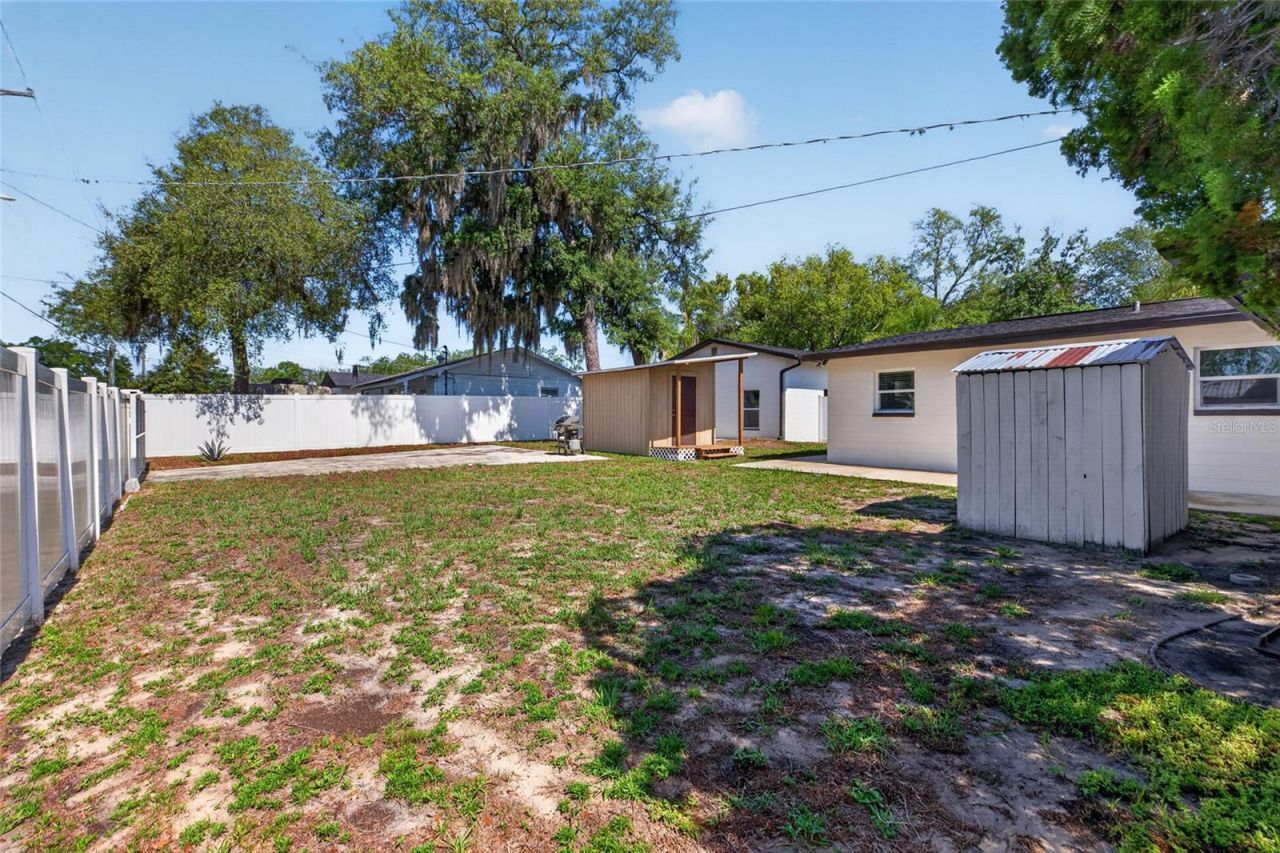 10402 N Pawnee Avenue, Tampa, FL 33617 Photo