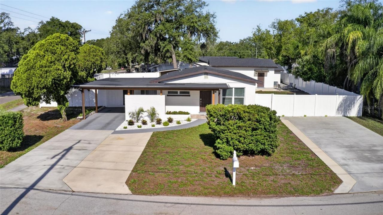 10402 N Pawnee Avenue, Tampa, FL 33617 Photo