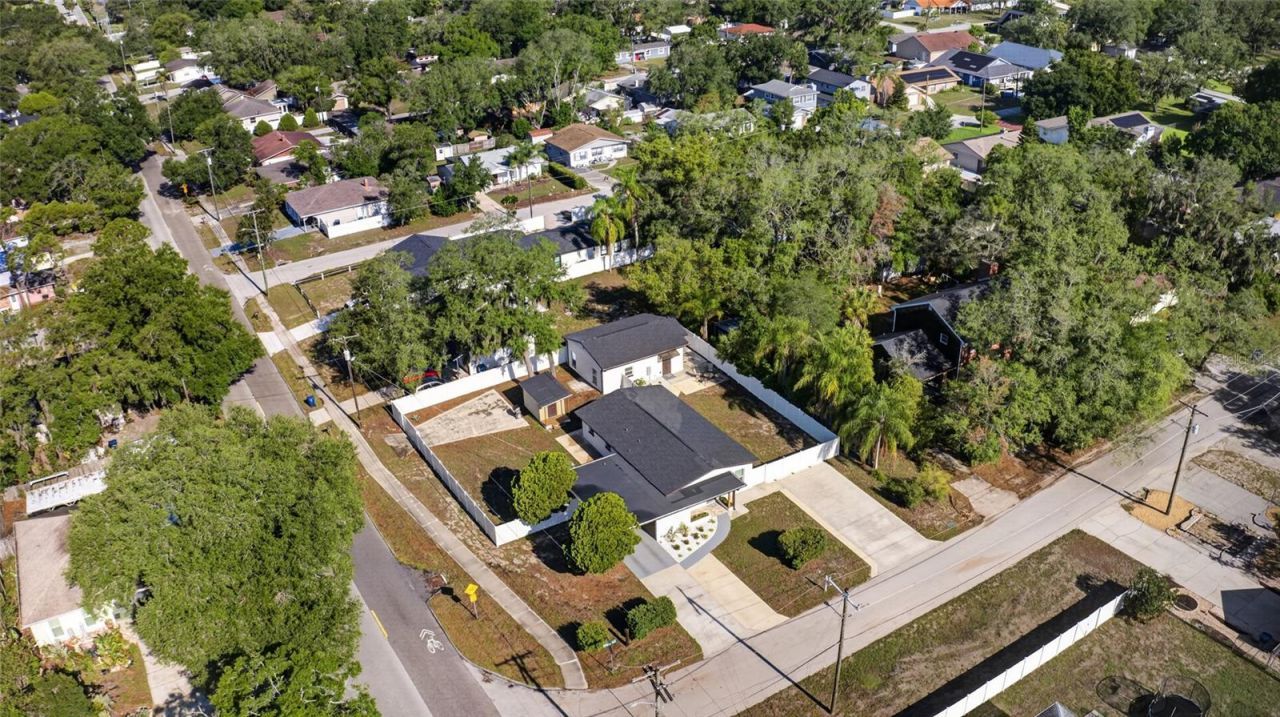 10402 N Pawnee Avenue, Tampa, FL 33617 Photo