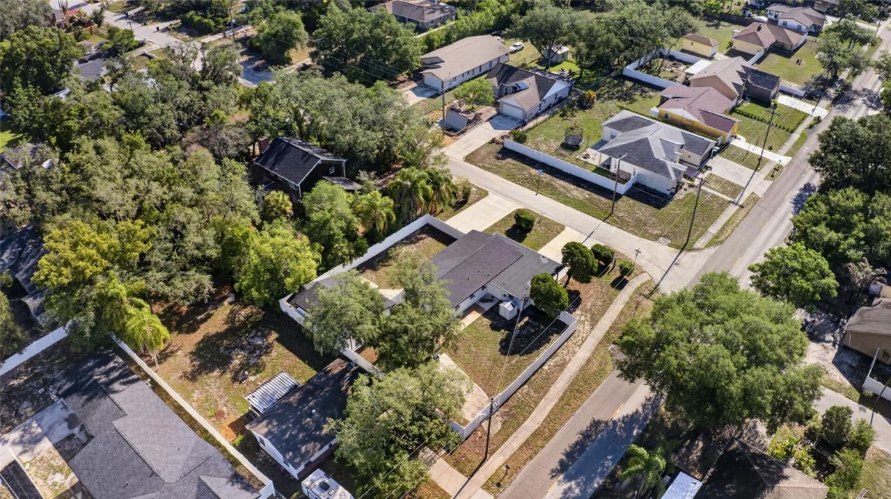10402 N Pawnee Avenue, Tampa, FL 33617 Photo