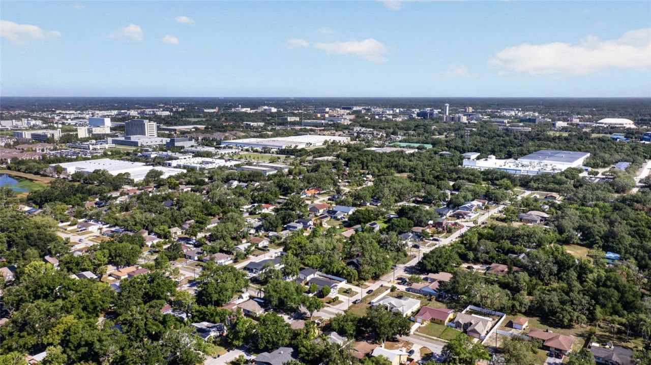 10402 N Pawnee Avenue, Tampa, FL 33617 Photo