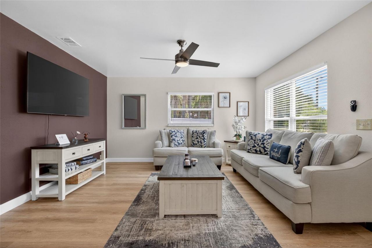 10402 N Pawnee Avenue, Tampa, FL 33617 Photo