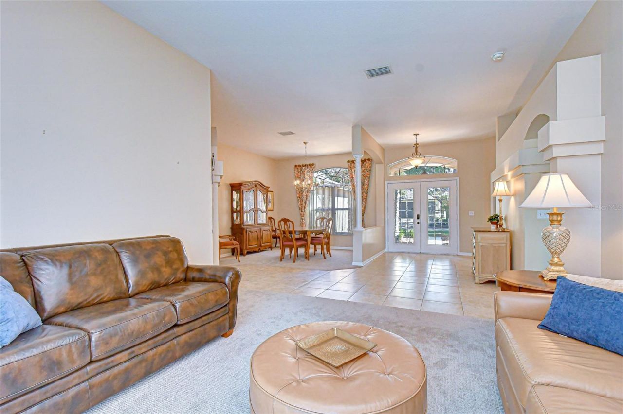 4609 Compass Oaks Drive , Valrico, FL 33596 Photo