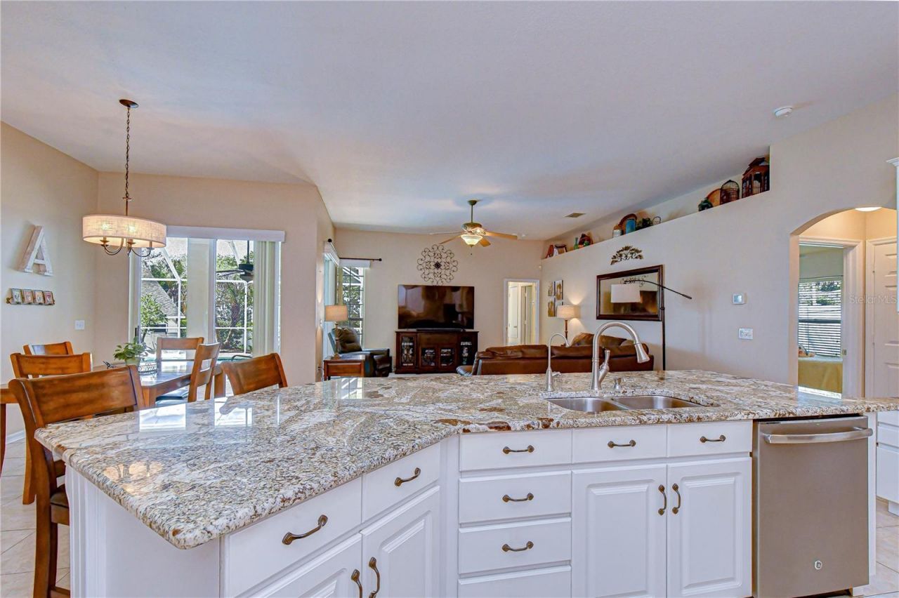 4609 Compass Oaks Drive , Valrico, FL 33596 Photo