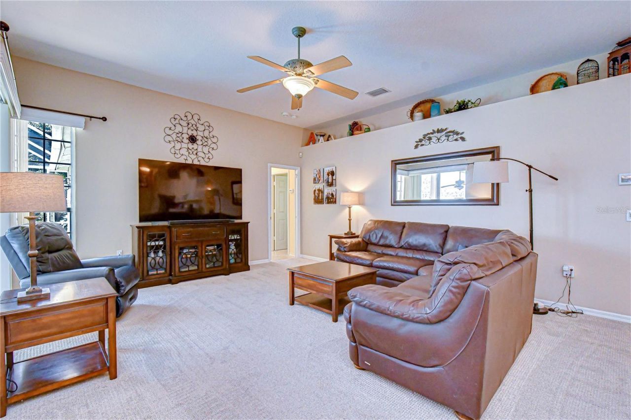 4609 Compass Oaks Drive , Valrico, FL 33596 Photo