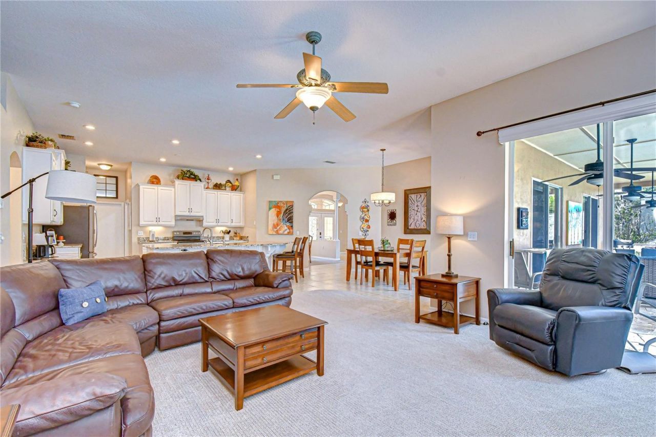 4609 Compass Oaks Drive , Valrico, FL 33596 Photo