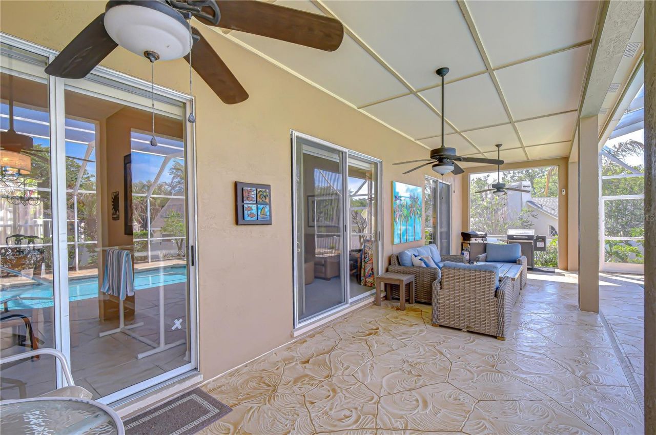 4609 Compass Oaks Drive , Valrico, FL 33596 Photo