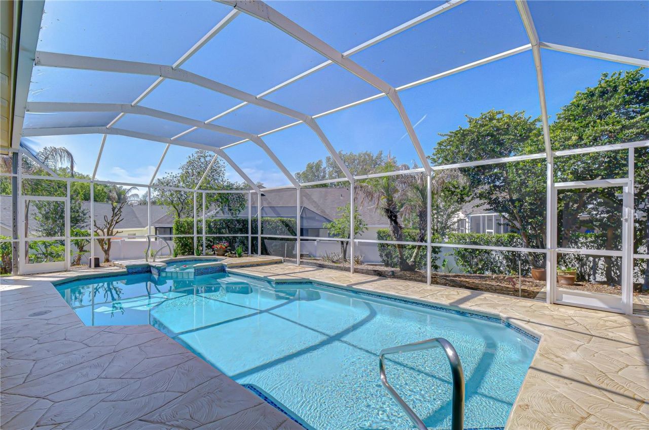 4609 Compass Oaks Drive , Valrico, FL 33596 Photo
