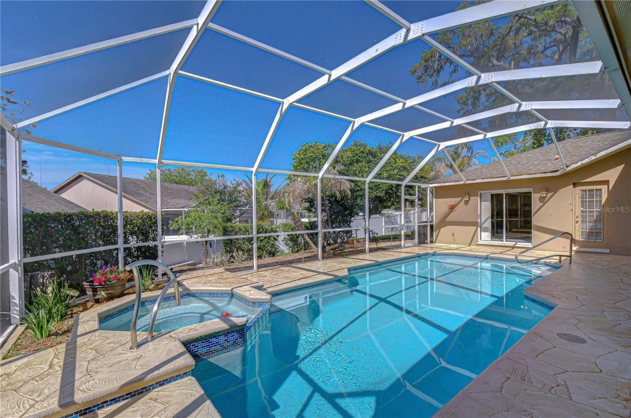 4609 Compass Oaks Drive , Valrico, FL 33596 Photo