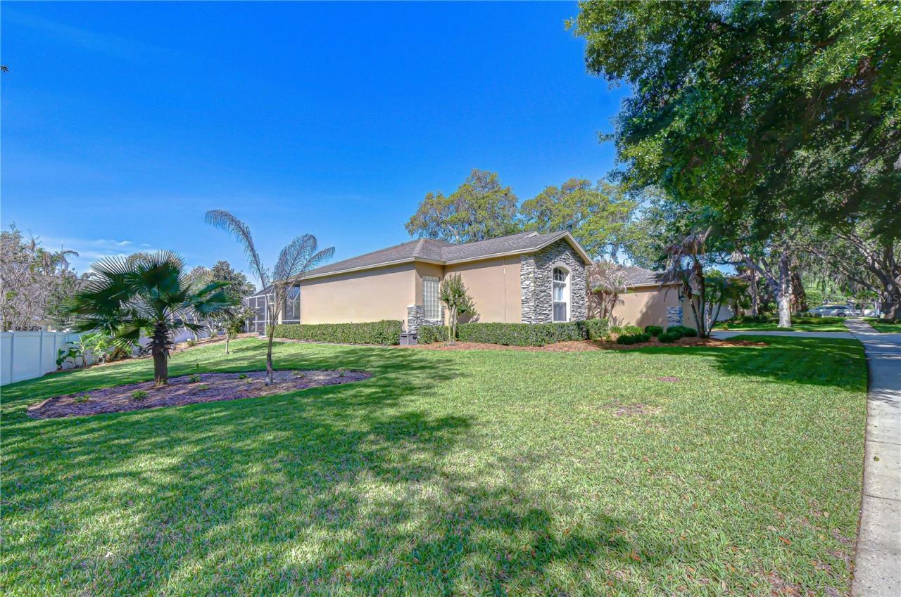 4609 Compass Oaks Drive , Valrico, FL 33596 Photo