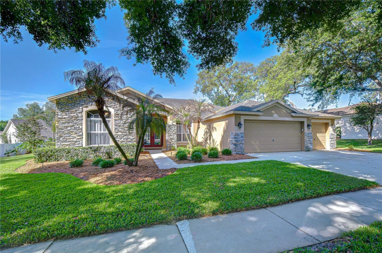 4609 Compass Oaks Drive , Valrico, FL 33596 Photo