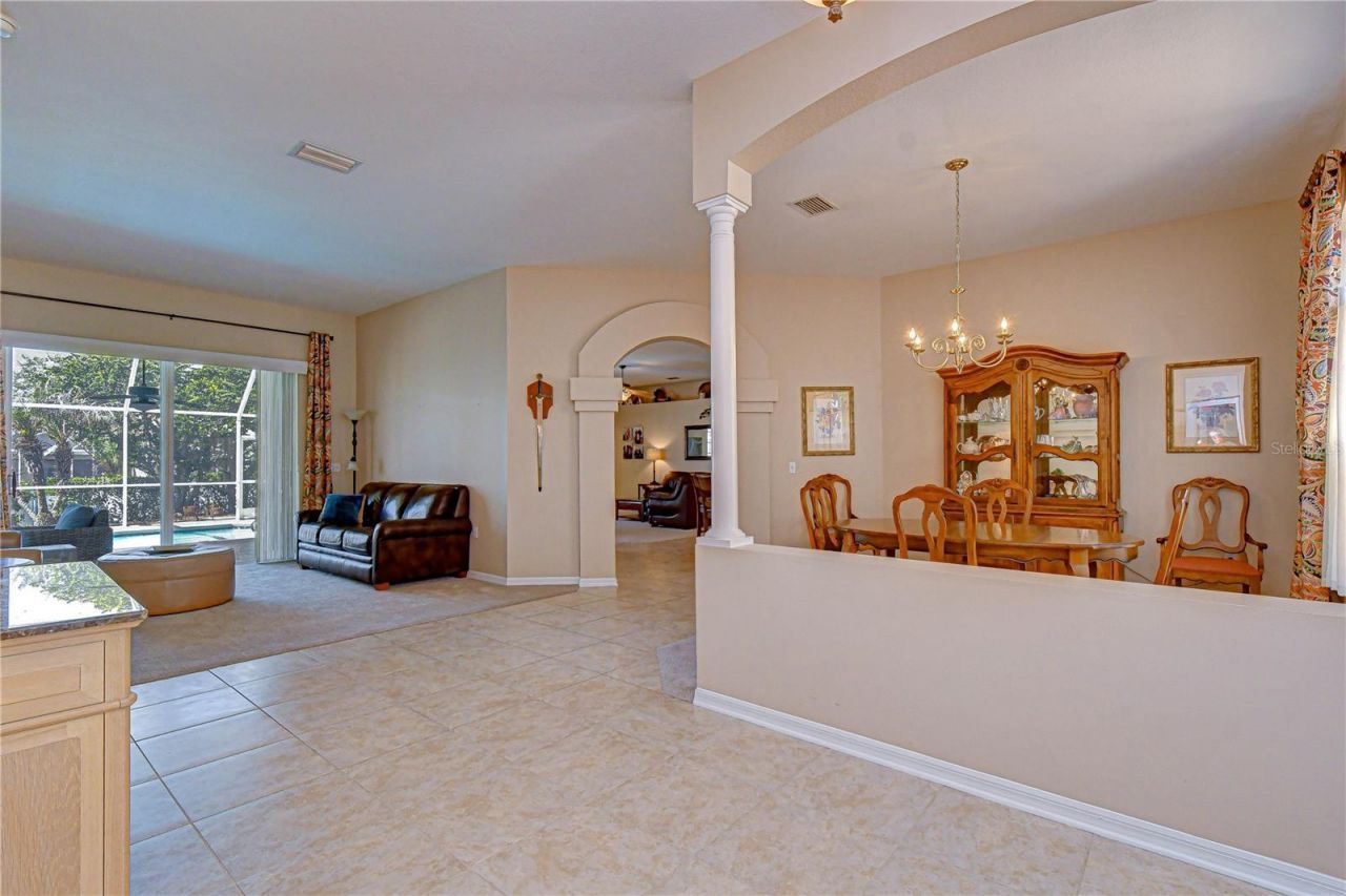 4609 Compass Oaks Drive , Valrico, FL 33596 Photo