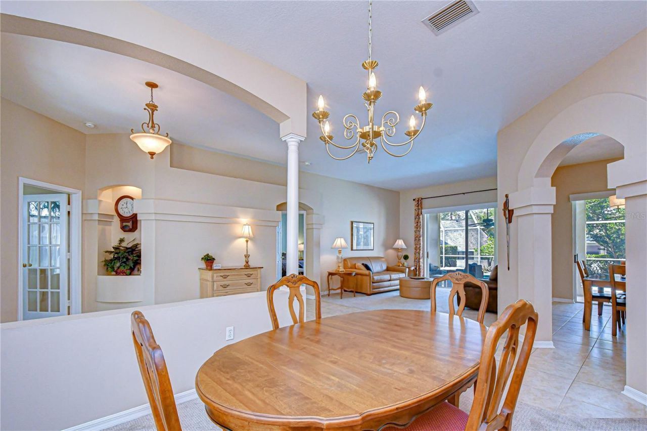 4609 Compass Oaks Drive , Valrico, FL 33596 Photo