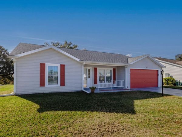 25049 NAVEL AVENUE , LEESBURG, FL 34748