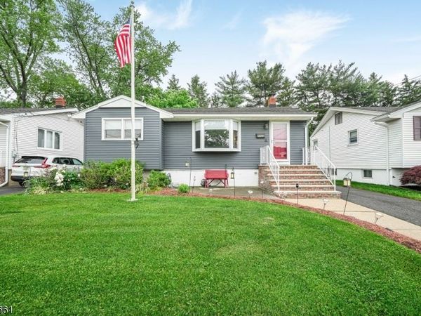 202 Colonial Ave, Saddle Brook, NJ 07663