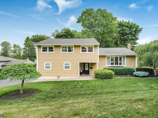 7 Kossuth Pl, Wayne, NJ 07470