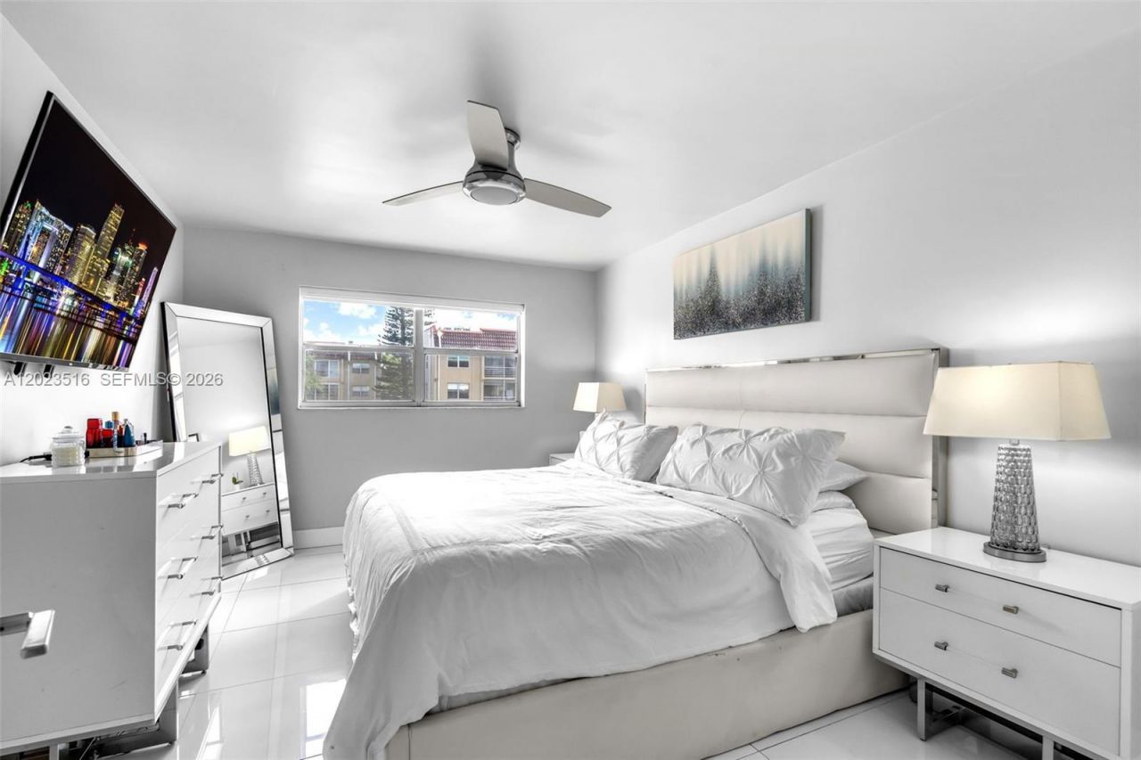 8881 Sunrise Lakes Blvd , Unit 206, Sunrise, FL 33322 Photo