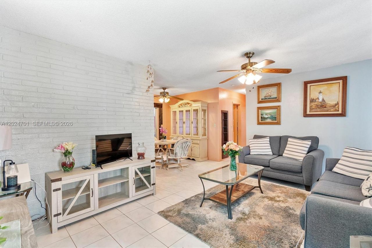 2321 Gulfstream Dr, Miramar, FL 33023 Photo