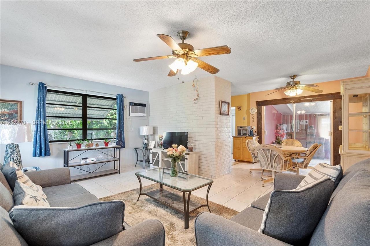 2321 Gulfstream Dr, Miramar, FL 33023 Photo