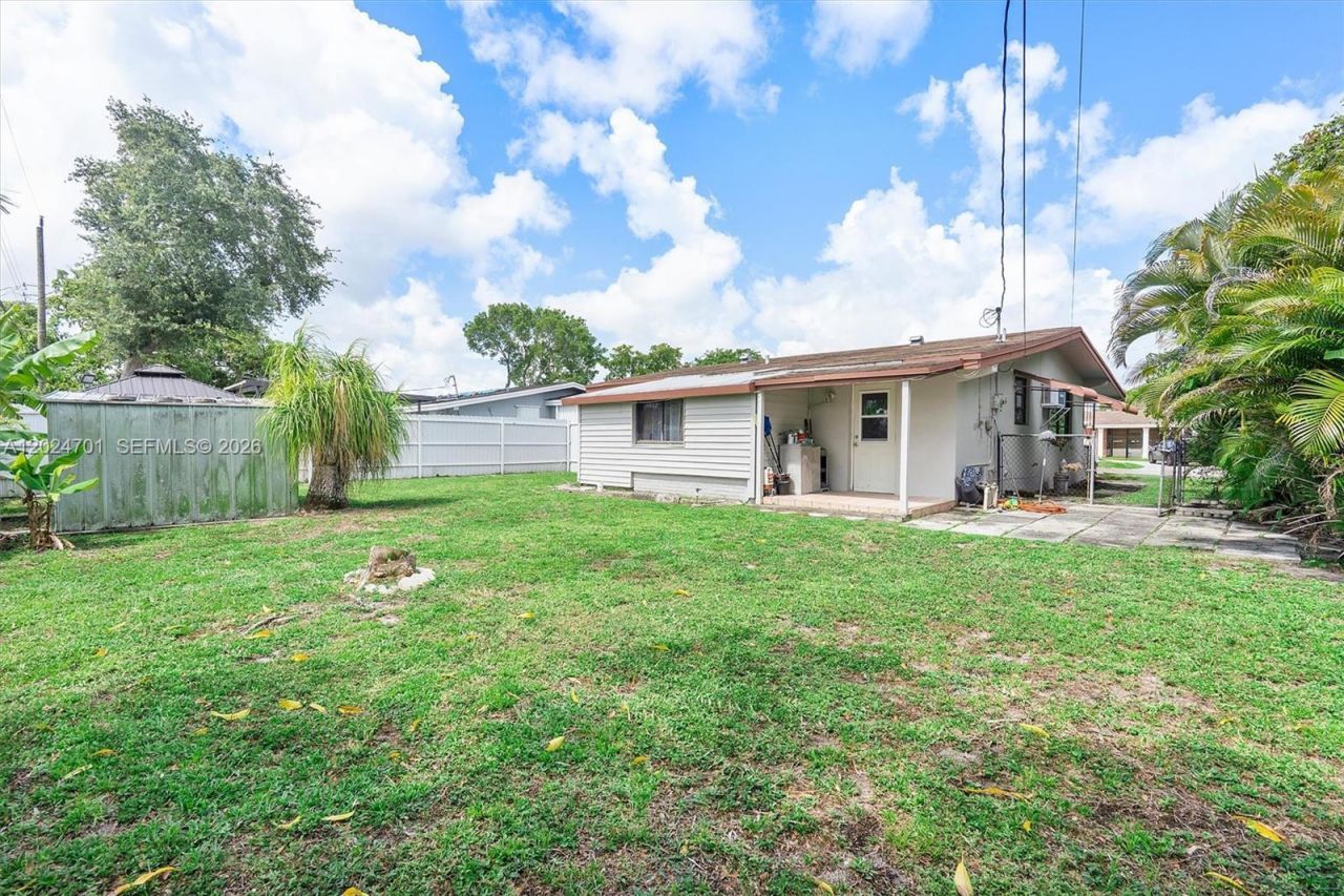 2321 Gulfstream Dr, Miramar, FL 33023 Photo