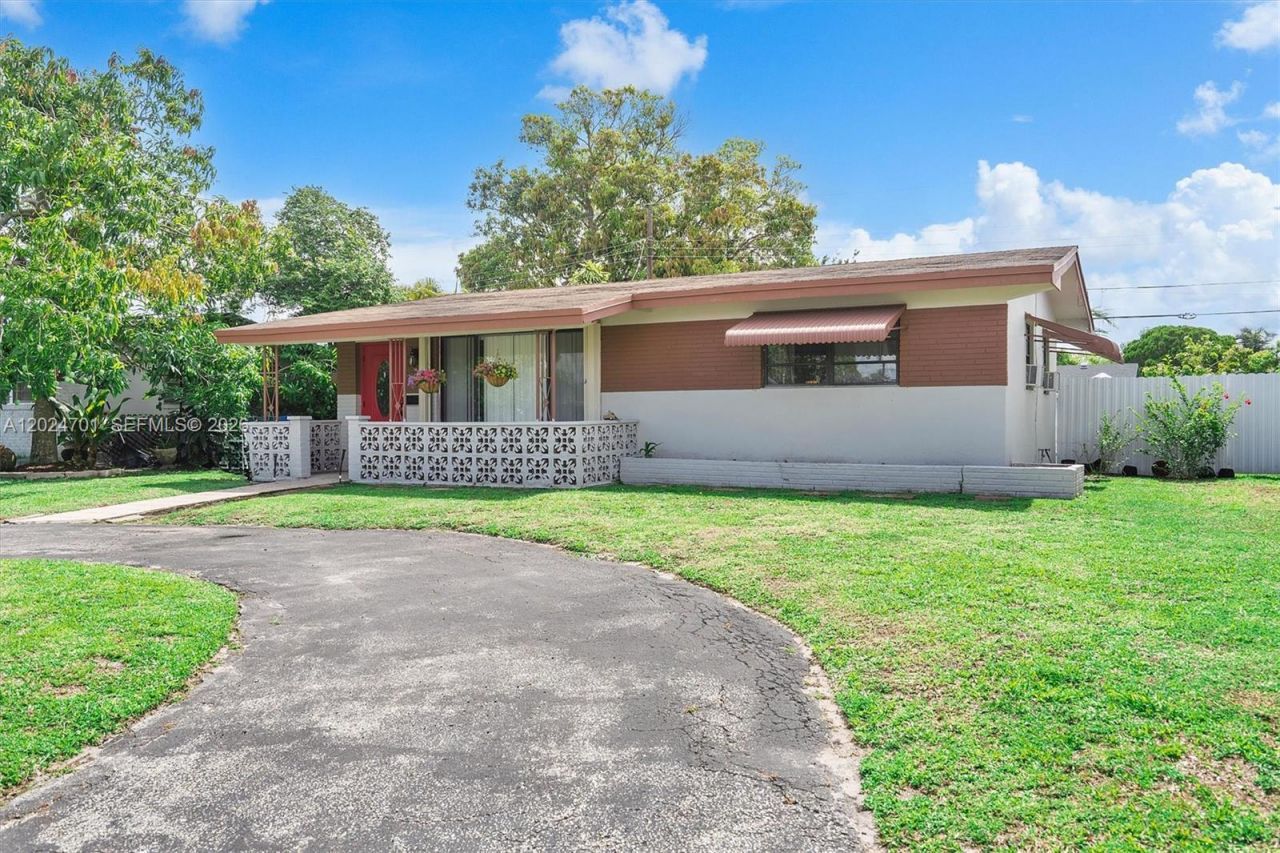 2321 Gulfstream Dr, Miramar, FL 33023 Photo
