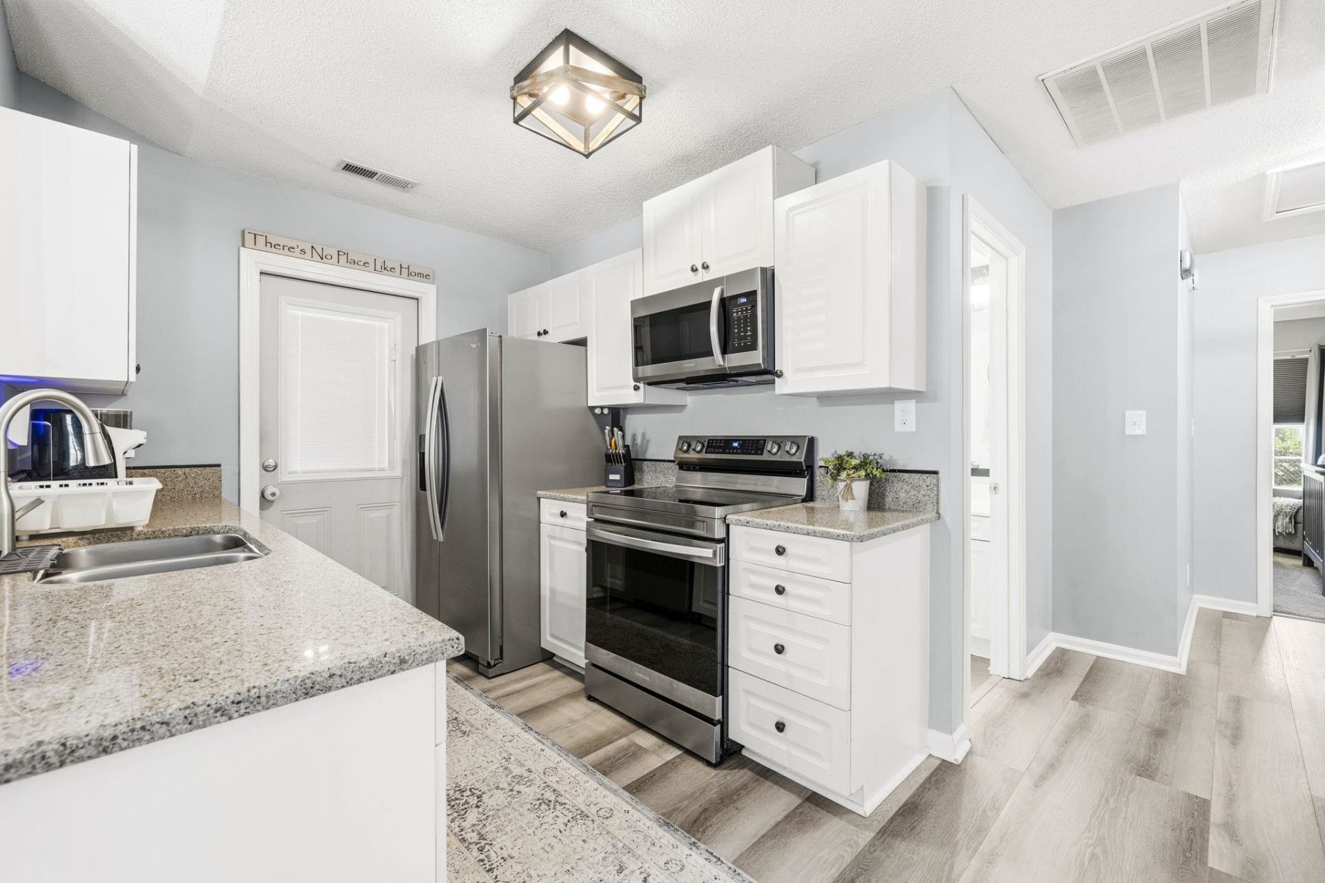 305 Worthington Circle Photo 10