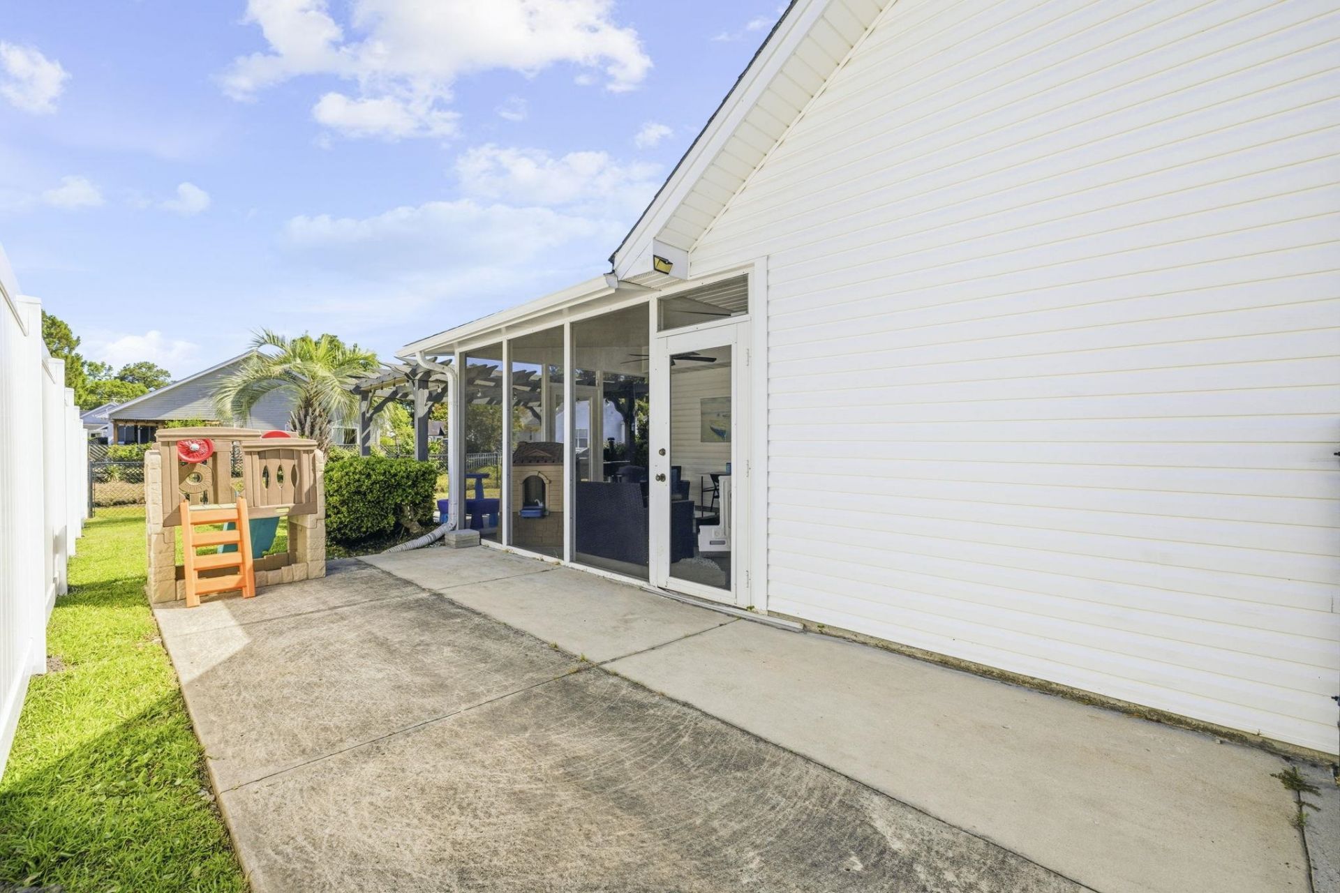 305 Worthington Circle Photo 31
